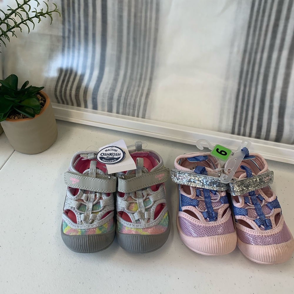 NWT Kids OshKosh shoes size 6 #19